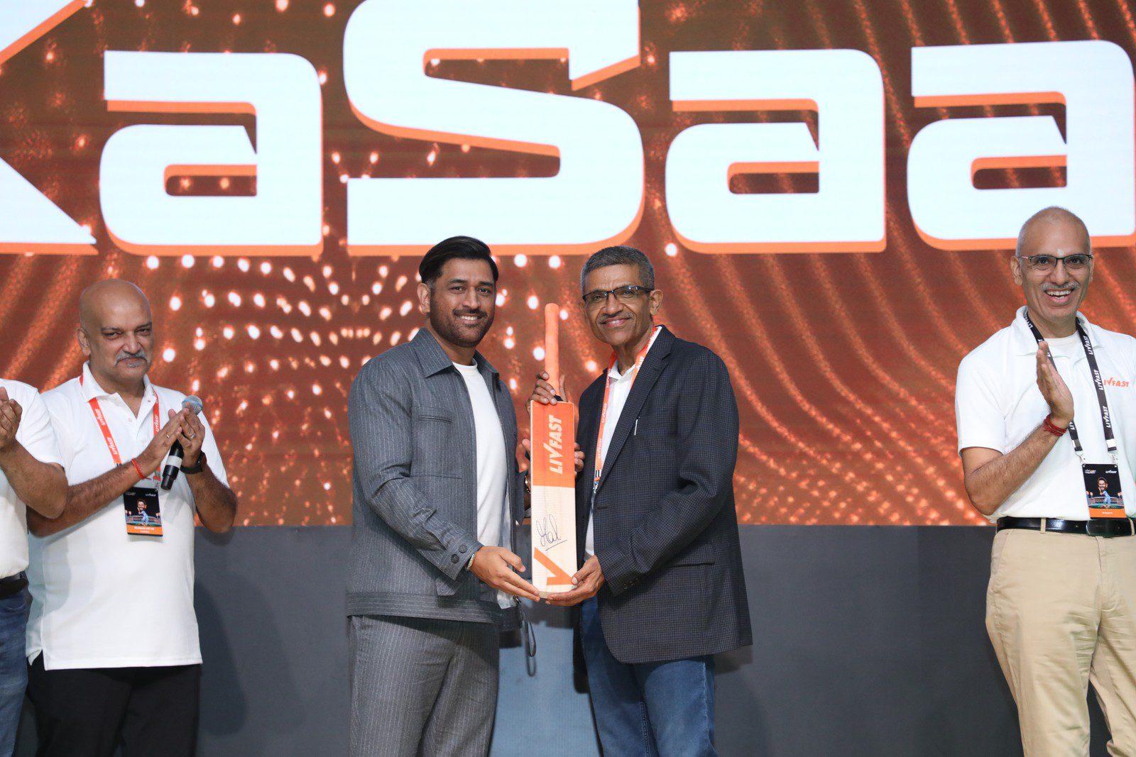 LivFast Dealer Meet with MS Dhoni